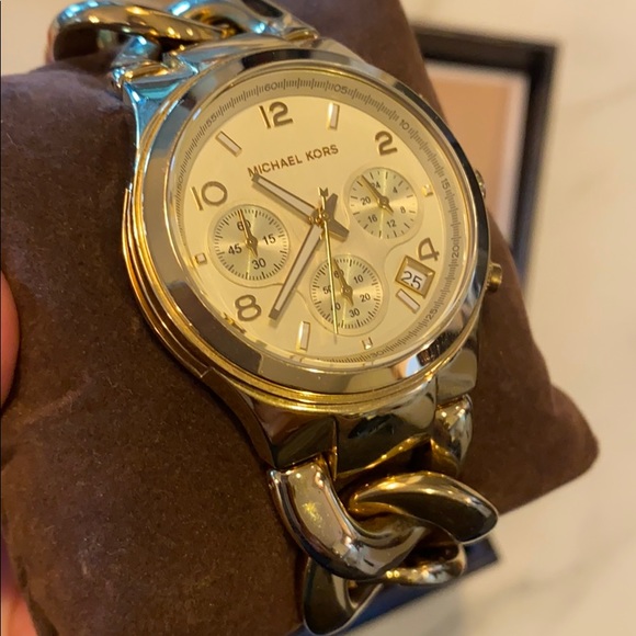 Michael Kors Watch - Picture 3 of 4